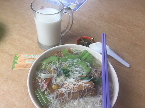 苦瓜米粉湯+ 豆浆  at Variety Vegetarian in Yong Peng