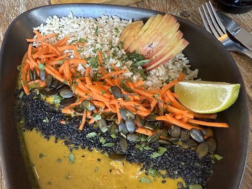 curry bowl  at Nährstoff-Reich in Bochum