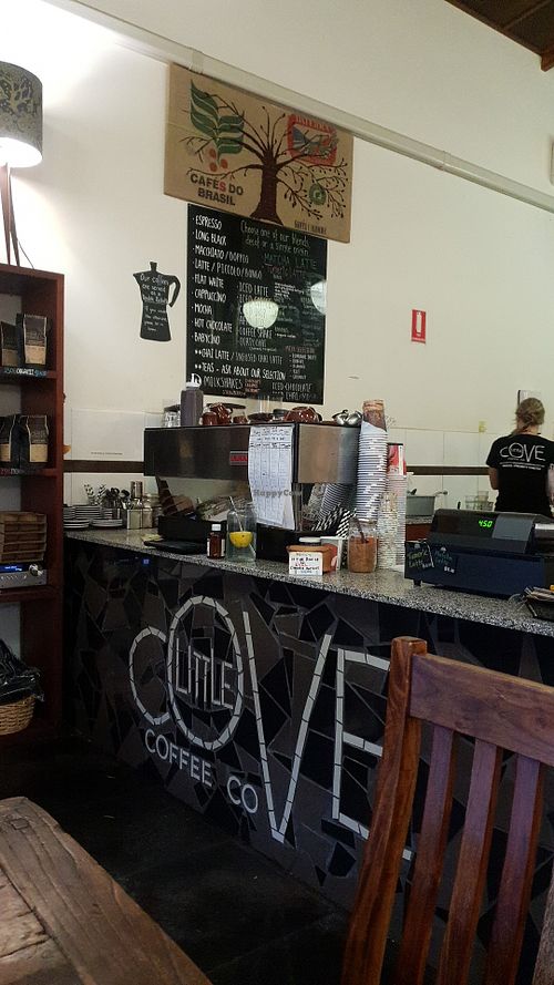 Warm vibe at Little Cove Coffee Co in Noosaville