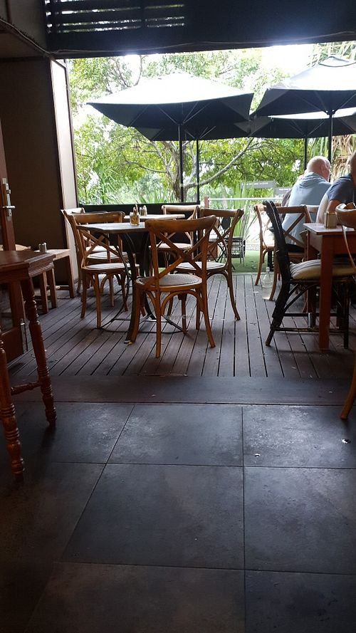 Indoor and outdoor seating at Little Cove Coffee Co in Noosaville