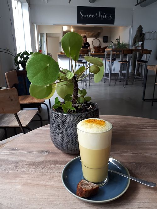 Golden latte at Black & White Kafe in Breda