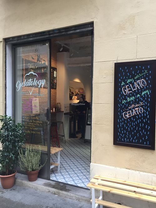 OUTSIDE  at Gelatology in Barcelona