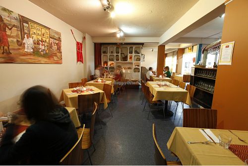 Interior at Mu'ooz in West End