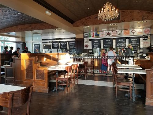 Inside at 800 Degrees in Santa Monica