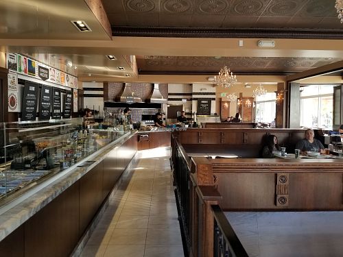 Inside at 800 Degrees in Santa Monica