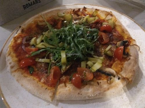 Vegan pizza (v) at Romans Pizzeria in Glasgow