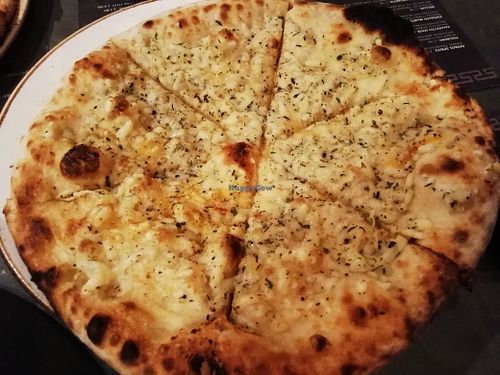 Cheesy garlic bread (ask for vegan) at Romans Pizzeria in Glasgow