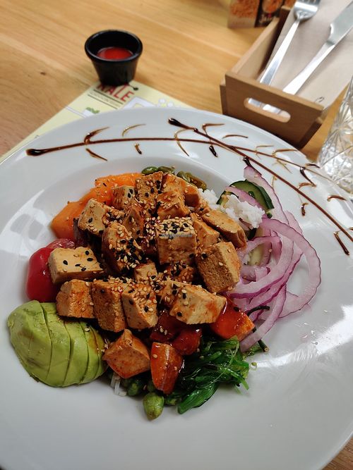 Tofu poké bowl at Mr Kale in Gran Canaria