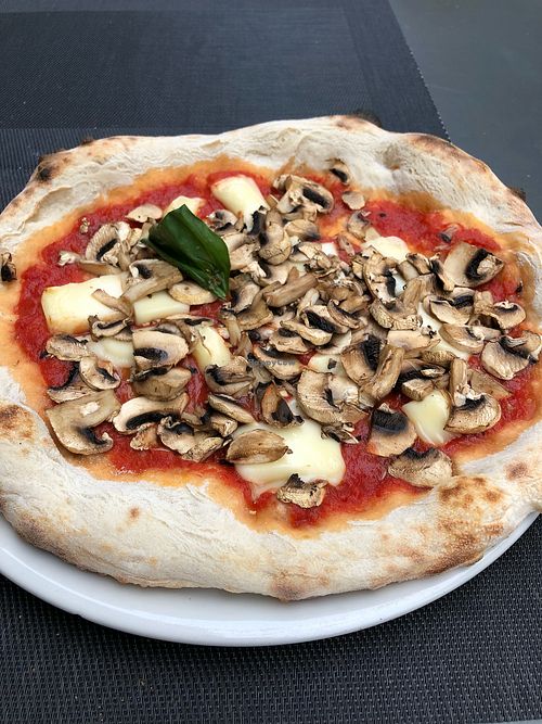 Fungi with vegan mozzarella  at Mister Pizza - Duomo in Florence