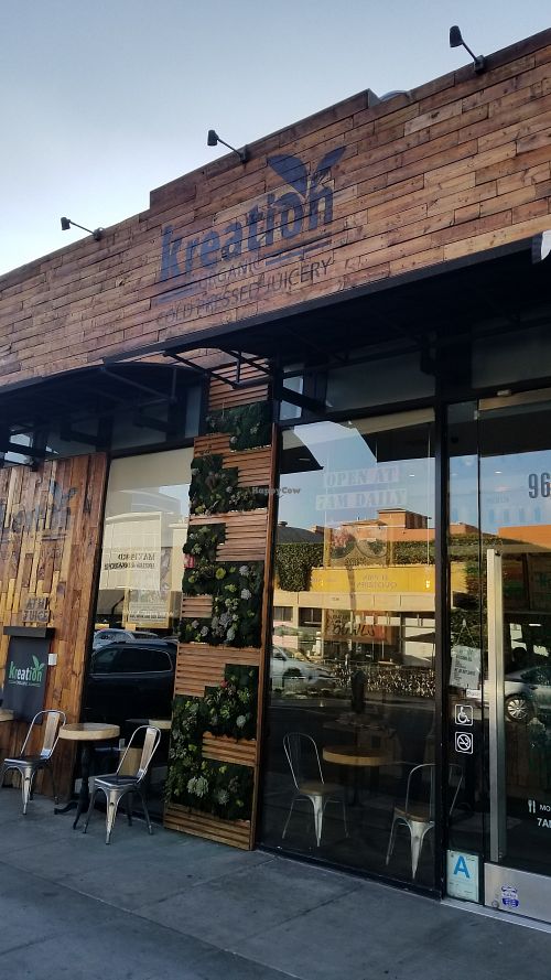 Outside at Kreation Organic Juicery - SM Blvd in Beverly Hills