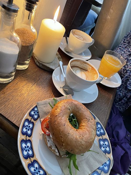 Vegan cream cheese and smoked tofu bagel  at Teilchen & Beschleuniger in Muenster