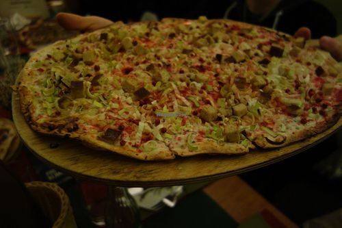 G9 Green Rose (vegan) (with vegan cream, leek, smoked tofu, garlic oil, and pink peppercorns) at Flammerie Alt-Saarbrücken in Saarbrucken