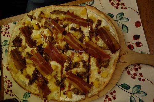 G36 Teriyaki Mango Vegan (with vegan cream, teriyaki chicken-style fillet, mango, vegan cheese, crispy vegan bacon, and chives) at Flammerie Alt-Saarbrücken in Saarbrucken