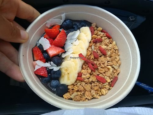 Green açai bowl without honey (vegan) at Juice Lab in Amsterdam