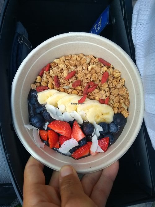 Green açai bowl without honey (vegan) at Juice Lab in Amsterdam