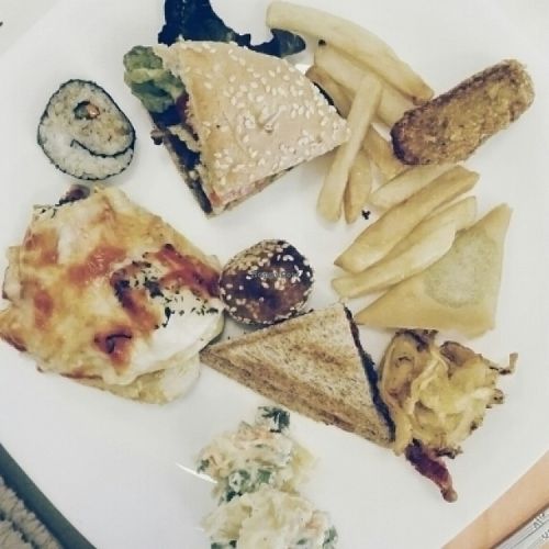 Buffet at Loving Hut in Valencia