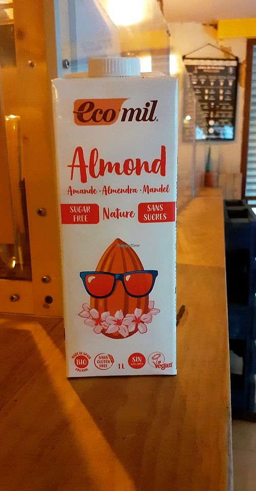 Organic and ecologic almond mik at BEAT Brew Bar in Valencia