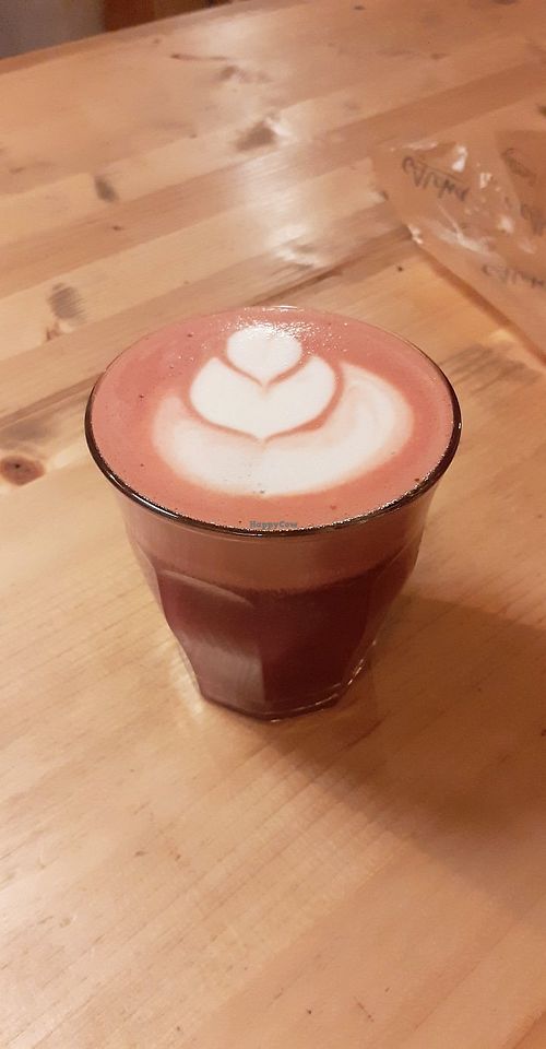 Beetroot superlatte at BEAT Brew Bar in Valencia