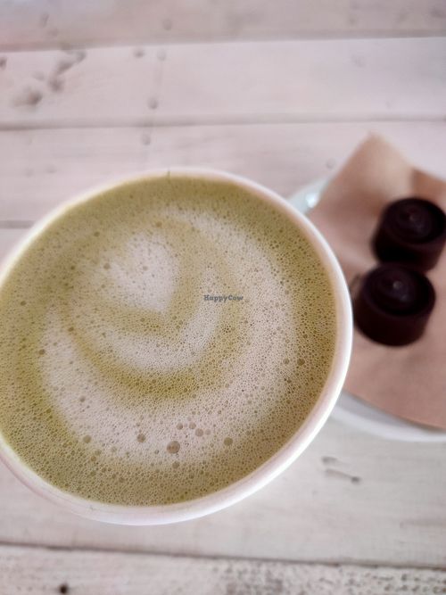 Pistacho latte at BEAT Brew Bar in Valencia