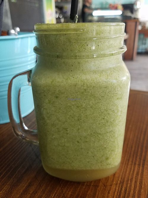 Green smoothie at Coolinart in Bucharest