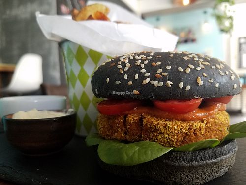 The vegan burger inspired by Ben from 222 at Coolinart in Bucharest
