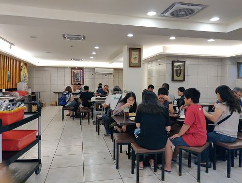Inside at Cài Jì Zhuàn Shū Shí Fāng 蔡記饌蔬食坊 in Penghu