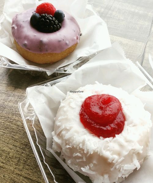 berry deliciousness ? weekend vegan choices at Sweet Retreat Donuts in Long Beach