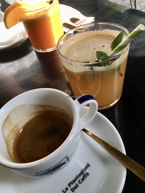 Juices and Coffee  at Ziga in Verona