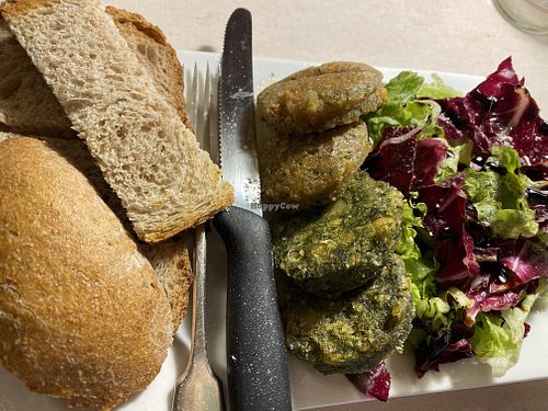 Two ways healthy falafel 🧆  at Sullaluna in Venice