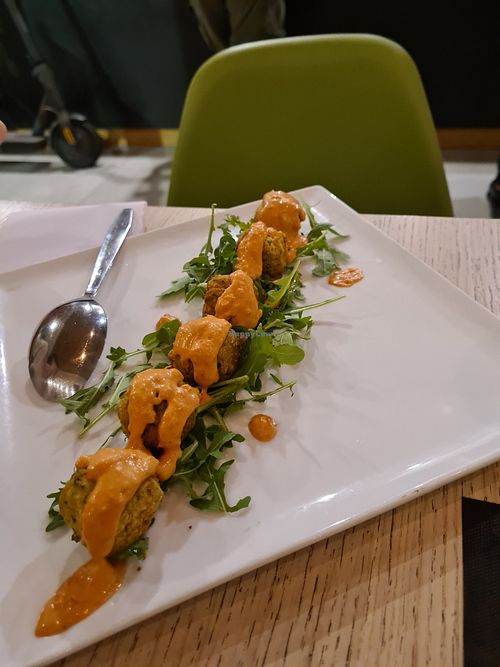Vegan falafel balls at MangioGiusto in Cagliari