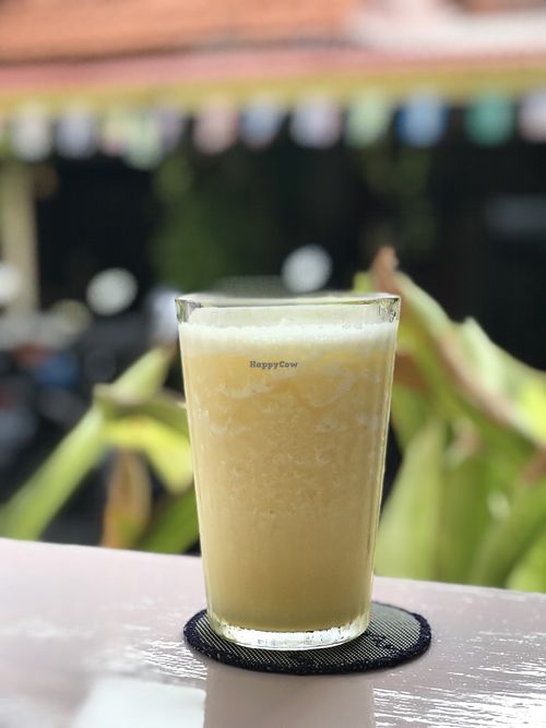 Pineapple and lime smoothie  at Black House Burgers in Kuta
