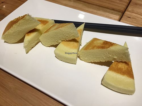 Steamed millet cake at Tianzi Vegetable Restaurant in Shenzhen