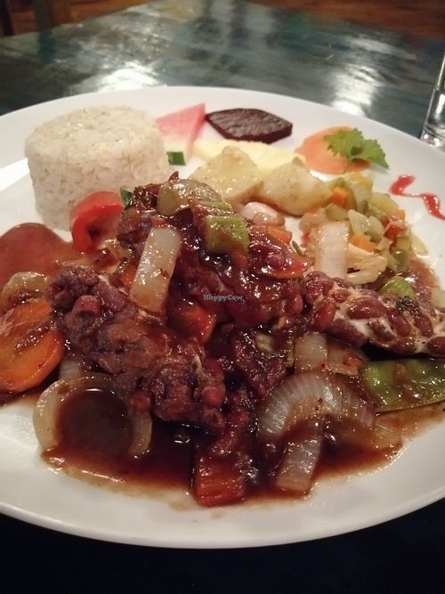 Tamarinden-Gemüsecurry mit Tempeh at Stashus Con Fusion in Puerto Viejo De Talamanca