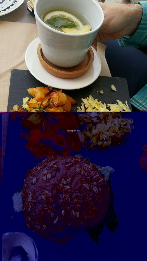 Burger at Kirana Cafe in Peniche