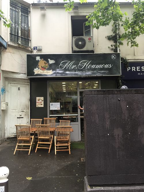 Entrance  at Mr Houmous in Paris