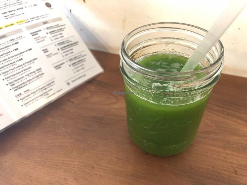 Green juice at Trueberry - Omotesando in Tokyo