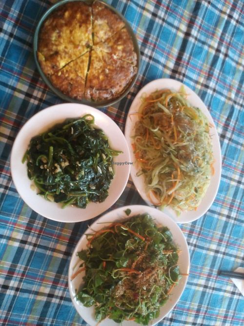 dinnertime at Dragon Boat Rock Homestay in Ninh Binh
