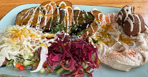 Hummus Sabih  at Hummus Küch' in Frankfurt