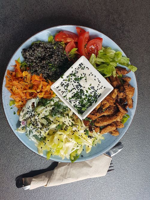 Gyros Bowl at Vabiou's in Hamburg