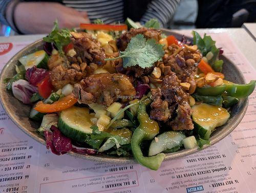 Salat mit Mango at eatDOORI in Mainz