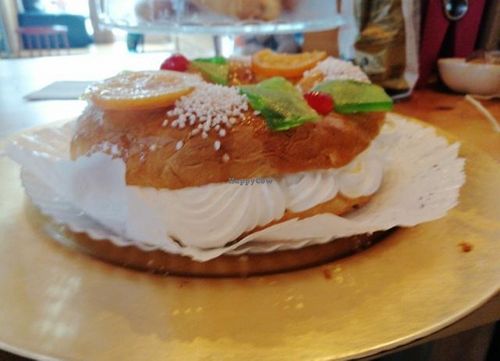Roscón de Reyes at Dolce & Vegana in Madrid