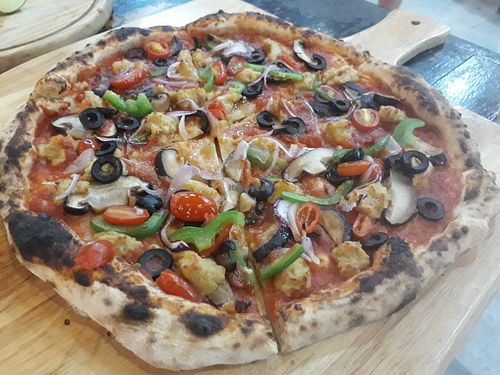 Vegan cheese veggie pizza at Pizza Luna / Tito's Burritos in Koh Phangan