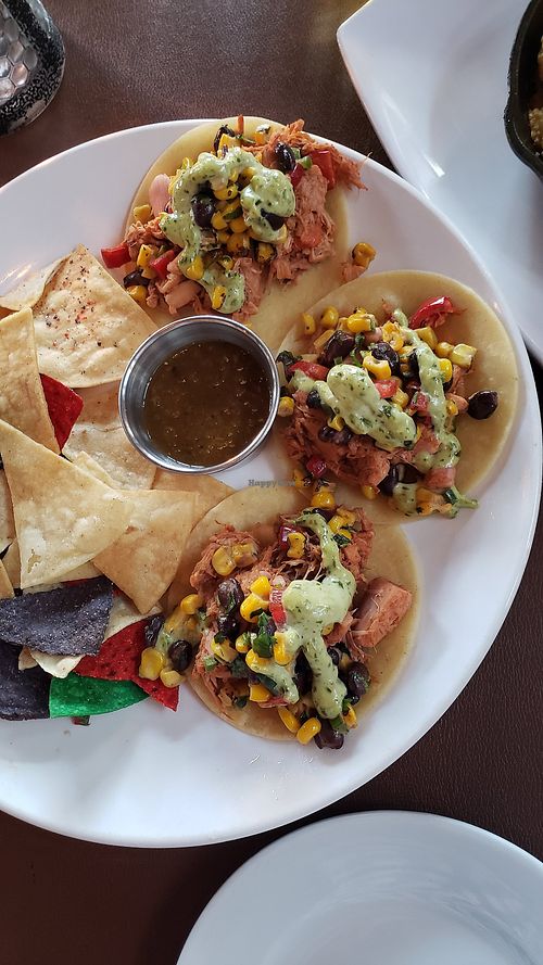 Jackfruit 🌮 taco Tuesday at The Federal Bar in North Hollywood