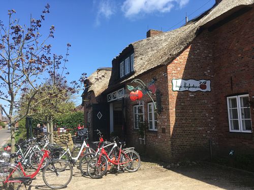 Cafe im Apfelgarten at Cafe Im Apfelgarten in Oldsum