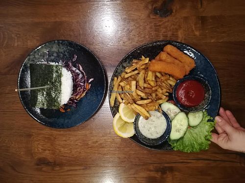 Vish & chips + rice bun burger at Attila Hildmann Organic Snackbar II in Berlin