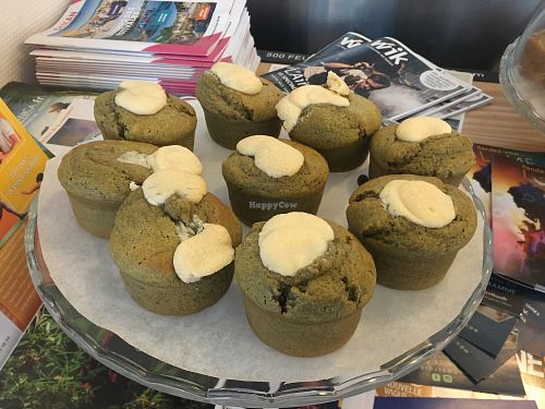 matcha and white chocolate muffins at Herbosaurus in Rennes