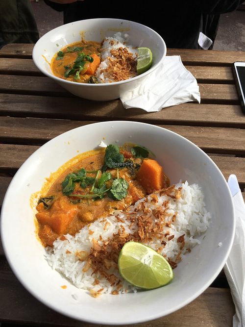 Curry Rice with Potatoes and chickpeas at Herbosaurus in Rennes