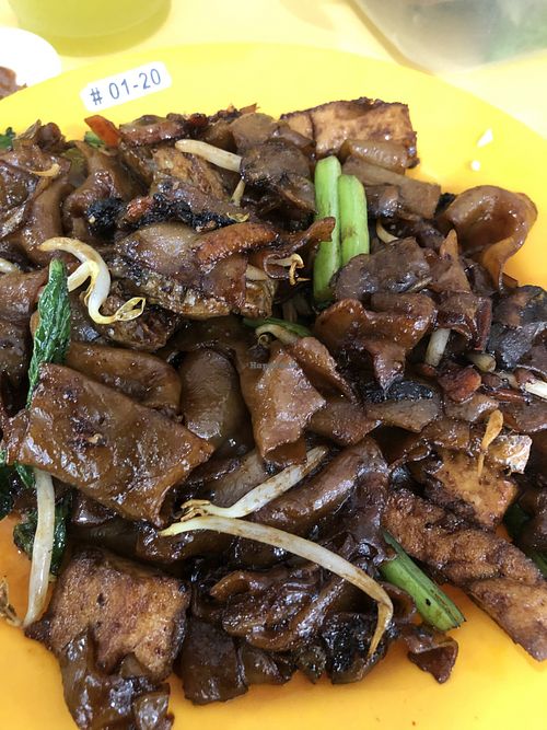 Best char kway Teow with Smokey flavors at Choo Zai Zhai 自在斋 - Old Airport Rd in Central Singapore