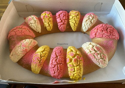 Rosca de Reyes #Veganuary at Delicias Bakery in Los Angeles