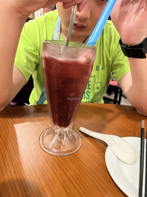 Fizzy berry 9/10  at New Fut Kai Vegetarian 新佛界素食 in Central Singapore